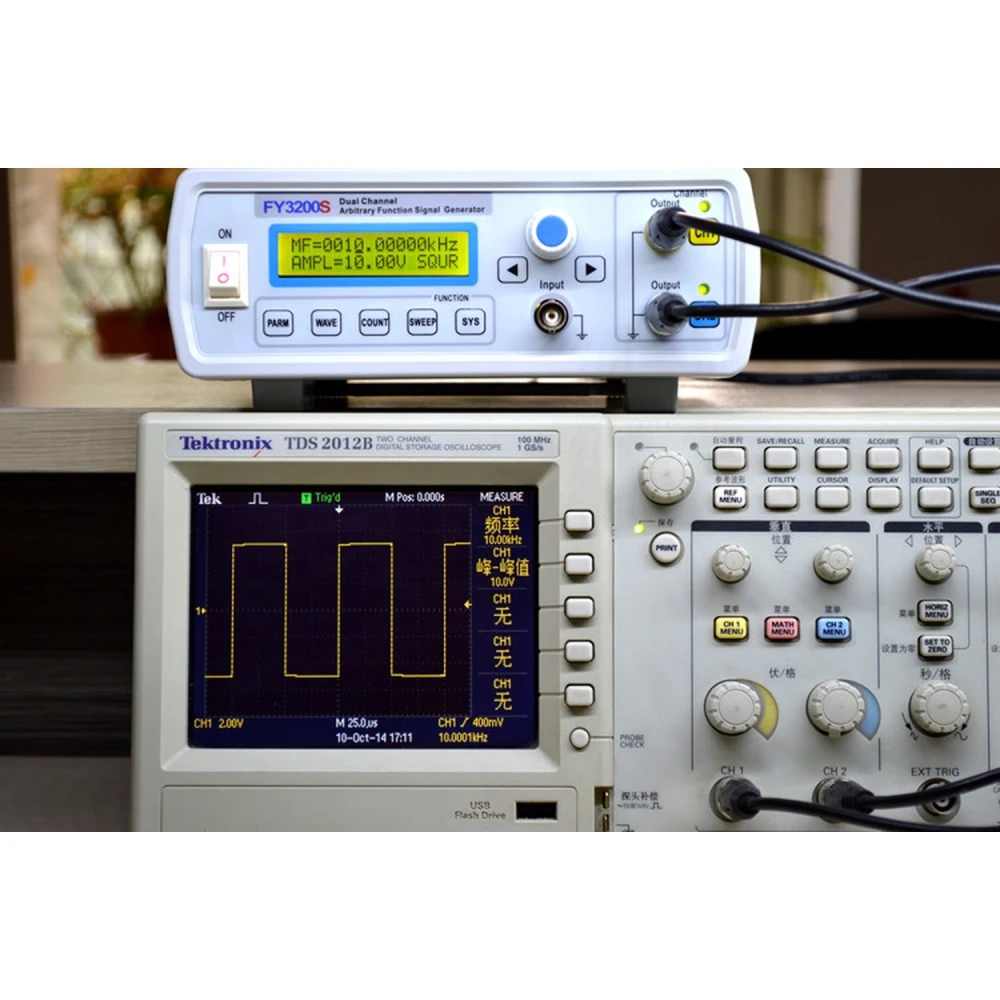 Detalle de conexiones y controles del generador FY3225S 25MHz
