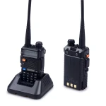 Baofeng UV-5R 8W walkie talkie med øresnegl og VHF/UHF